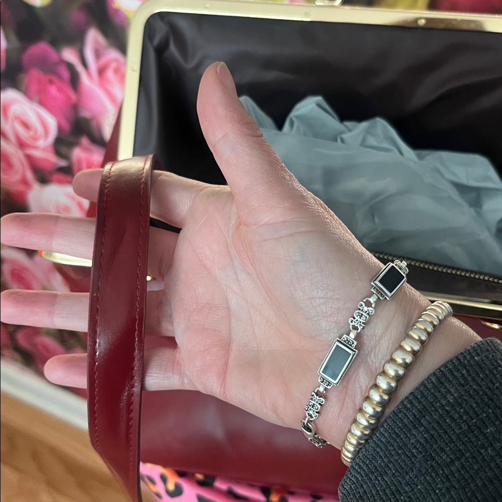 Large Elegant Burgundy Clutch with Gold Frame - Picture 5 of 6